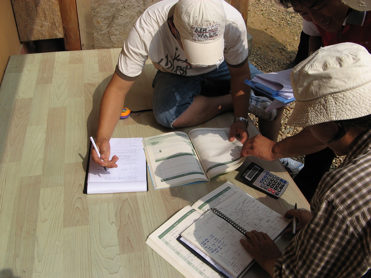 암호화폐 투자 시작하기: 업비트와 바이낸스 가입 방법 완벽 안내